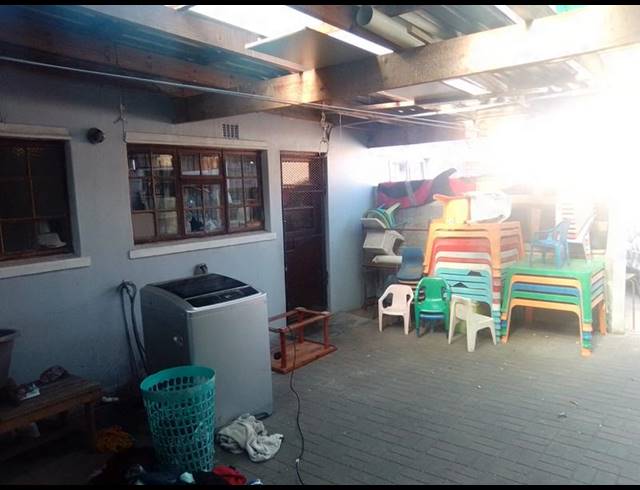 2 BEDROOM HOUSE FOR SALE IN RETREAT